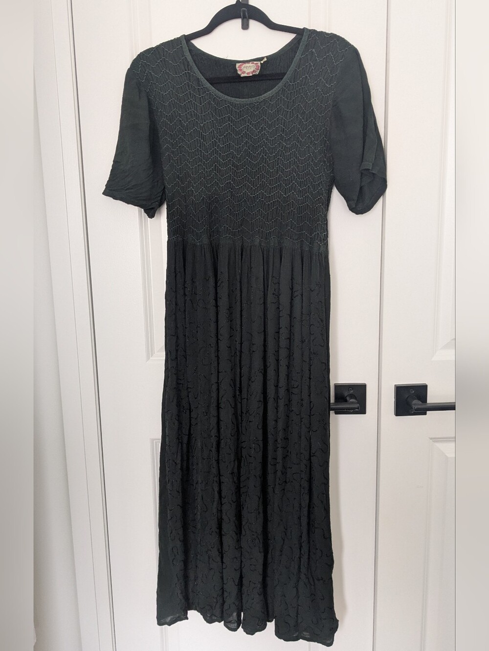 Dark Green Short-sleeve Textured Maxi Dress